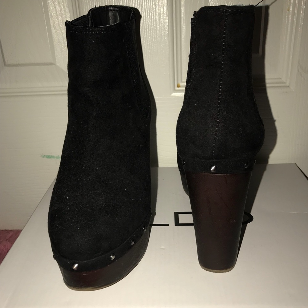 Shoes - Picture 4 of 4